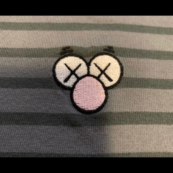 KAWS x Uniqlo Tee - Picture 3 of 4